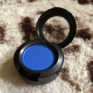 DISCONTINUED MAC Eye Shadow // Bang on Blue